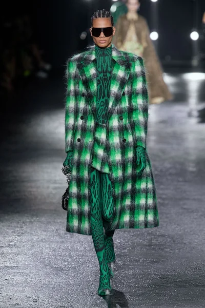 Look 22